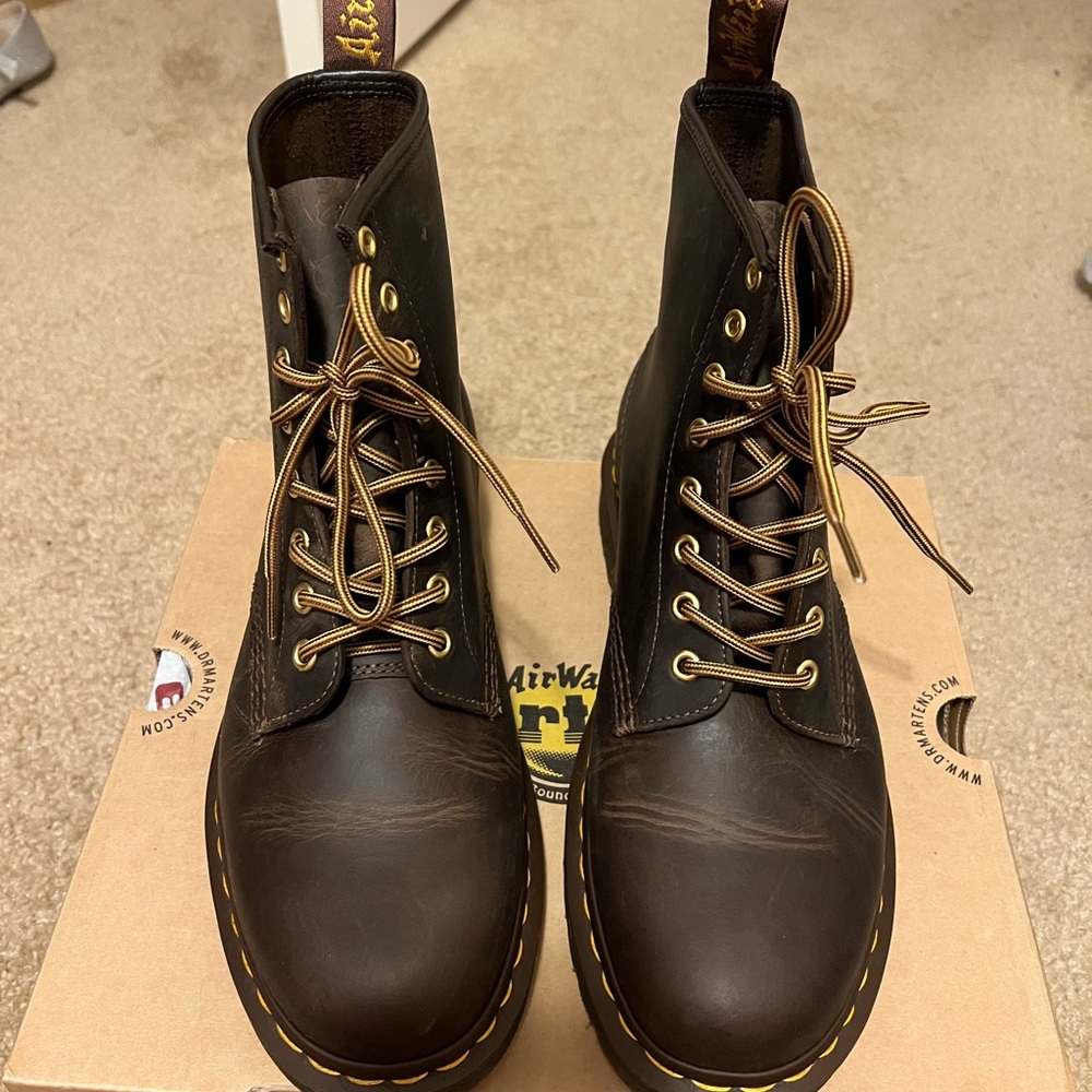 Brand New Dr. Martens 1460 Crazy Horse Leather Lace up Boots